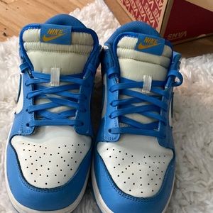 coast dunks 9.5 mens or 11 womens not very worn and in good condition